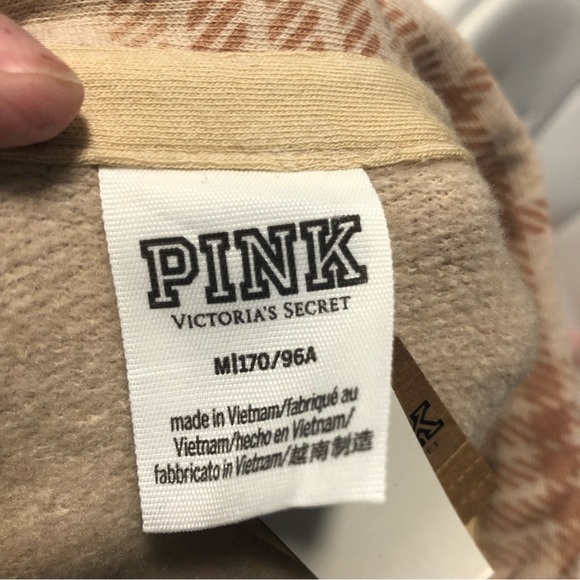 Pink Victoria’s Secret NWT ladies super soft shirt size medium - Picture 7 of 7